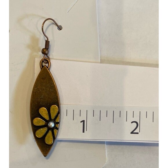 Earrings Metal Bronze Look w/ Gold Flower Daisy Dangle Long Oval Boho Chic - Picture 6 of 7